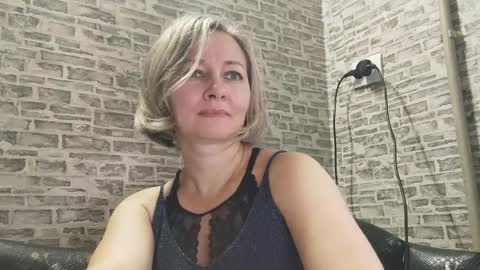 edithmanning online show from December 25, 8:07 am