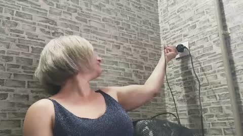 edithmanning online show from January 6, 11:18 am