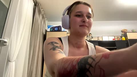 Eva  online show from May 23, 12:31 pm