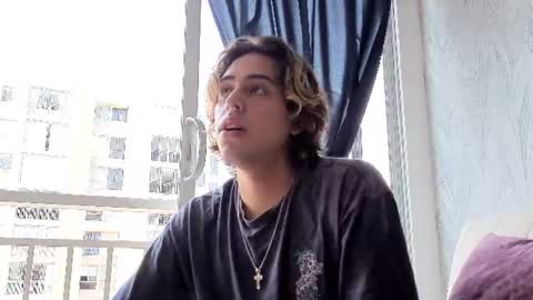 Snapshot of edward_51 chatting on July 9, 12:53 pm Edward online show from July 9, 12:53 pm