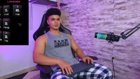 Snapshot of edward__clarck chatting on October 7, 1:58 am EDWARD CLARCK online show from October 7, 1:58 am