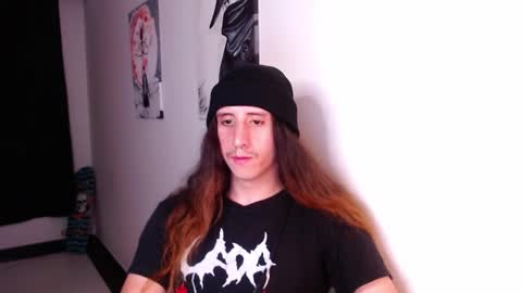 Snapshot of edward_chann chatting on December 3, 12:35 am edward_chann online show from December 3, 12:35 am