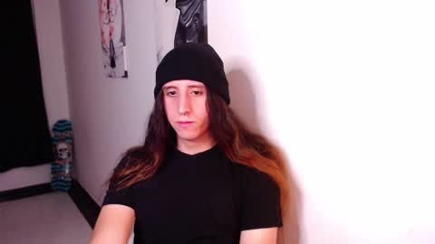 Snapshot of edward_chann chatting on January 22, 2:15 am edward_chann online show from January 22, 2:15 am