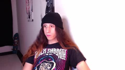 Snapshot of edward_chann chatting on February 5, 2:19 am edward_chann online show from February 5, 2:19 am