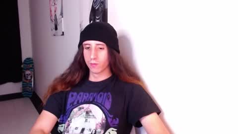 Snapshot of edward_chann chatting on March 1, 3:53 am edward_chann online show from March 1, 3:53 am