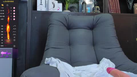 Snapshot of edwardross_ chatting on January 17, 2:39 pm Edward Ross online show from January 17, 2:39 pm