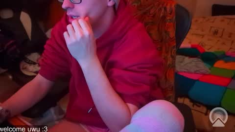 Snapshot of edwarh_01 chatting on March 6, 10:28 pm Alex online show from March 6, 10:28 pm