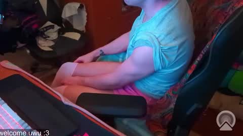 Snapshot of edwarh_01 chatting on March 8, 1:03 am Alex online show from March 8, 1:03 am