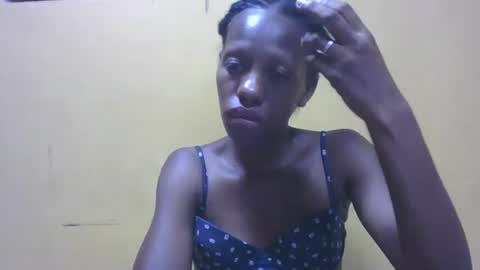 edwige770943 online show from April 18, 7:18 pm
