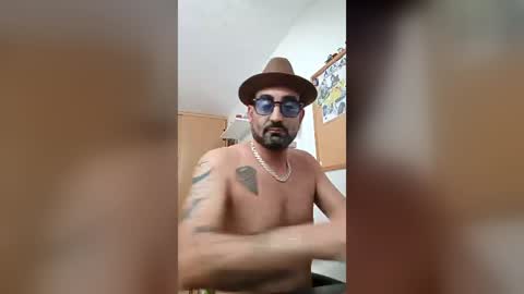 Snapshot of eemmee708927 chatting on June 29, 2:39 pm eemmee708927 online show from June 29, 2:39 pm