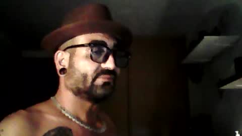Snapshot of eemmee708927 chatting on July 6, 3:36 pm eemmee708927 online show from July 6, 3:36 pm