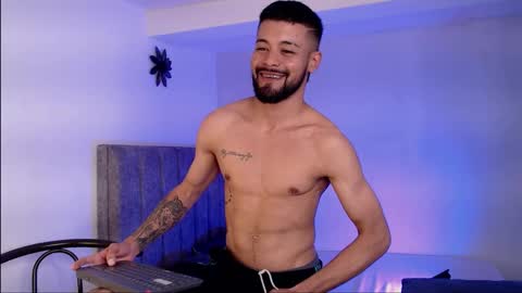 Snapshot of eevil_boys_77 chatting on October 6, 2:25 pm eevil_boys_77 online show from October 6, 2:25 pm