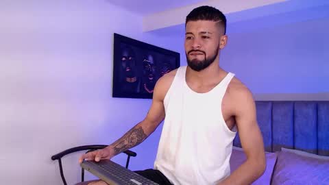 Snapshot of eevil_boys_77 chatting on October 26, 1:39 pm eevil_boys_77 online show from October 26, 1:39 pm