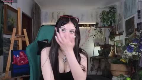 Snapshot of effiemeowley chatting on May 30, 8:00 am effiemeowley online show from May 30, 8:00 am