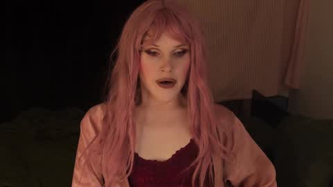 Effie Mur online show from December 2, 3:58 pm