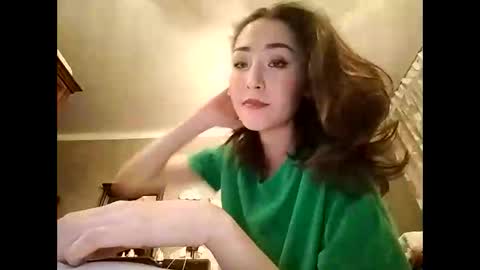 Snapshot of effy007 chatting on December 16, 12:38 pm Effy online show from December 16, 12:38 pm