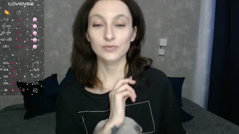 Snapshot of effy_gray chatting on December 22, 6:49 am Anna online show from December 22, 6:49 am