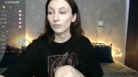 Snapshot of effy_gray chatting on February 1, 6:32 am Anna online show from February 1, 6:32 am