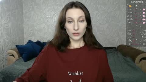 Snapshot of effy_gray chatting on May 2, 8:03 pm Anna online show from May 2, 8:03 pm