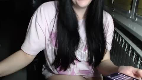 Snapshot of effy_m chatting on May 5, 7:44 pm Effy online show from May 5, 7:44 pm