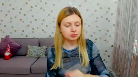 Effy online show from December 5, 10:55 am