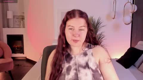 Snapshot of effyblush chatting on October 22, 1:44 pm Effy online show from October 22, 1:44 pm