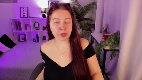 Snapshot of effyblush chatting on November 1, 1:35 pm Effy online show from November 1, 1:35 pm