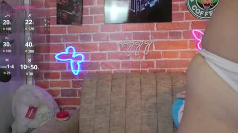 effystone777 online show from October 28, 1:58 pm