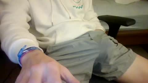 Snapshot of eframm chatting on December 11, 10:49 pm eframm online show from December 11, 10:49 pm