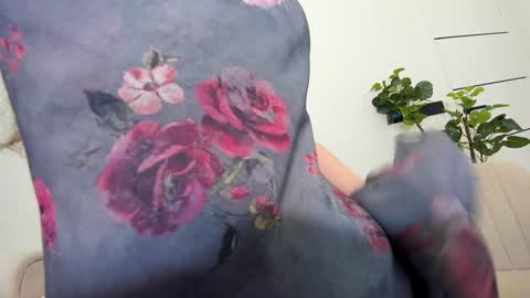 Snapshot of ehotlovea chatting on January 17, 2:08 am Erik and Alice online show from January 17, 2:08 am