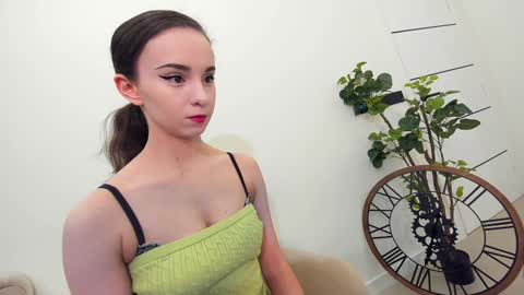 Snapshot of ehotlovea chatting on January 19, 11:10 pm Erik and Alice online show from January 19, 11:10 pm