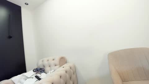 Snapshot of ehotlovea chatting on January 21, 2:11 am Erik and Alice online show from January 21, 2:11 am