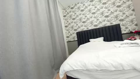 Snapshot of ehotlovea chatting on February 18, 2:38 am Erik and Alice online show from February 18, 2:38 am