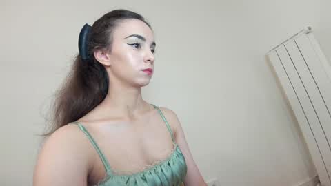 Snapshot of ehotlovea chatting on September 10, 8:42 pm Erik and Alice online show from September 10, 8:42 pm