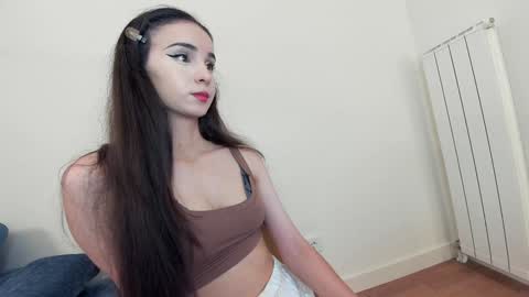 Snapshot of ehotlovea chatting on September 26, 8:18 am Erik and Alice online show from September 26, 8:18 am