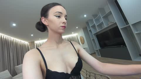 Snapshot of ehotlovea chatting on October 10, 12:09 am Erik and Alice online show from October 10, 12:09 am