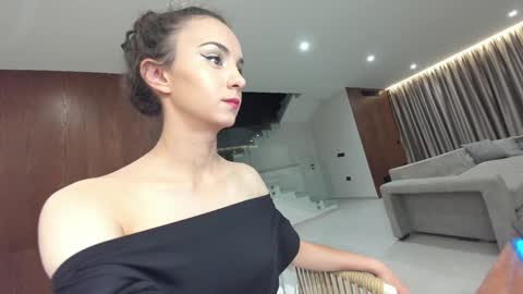 Snapshot of ehotlovea chatting on November 13, 1:59 am Erik and Alice online show from November 13, 1:59 am