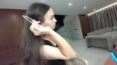 Snapshot of ehotlovea chatting on November 17, 1:55 am Erik and Alice online show from November 17, 1:55 am