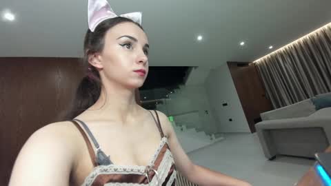 Snapshot of ehotlovea chatting on November 20, 1:39 am Erik and Alice online show from November 20, 1:39 am