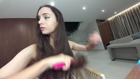 Snapshot of ehotlovea chatting on November 22, 1:26 am Erik and Alice online show from November 22, 1:26 am