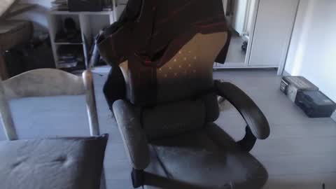 eighthundredeightyeight online show from February 20, 9:54 am