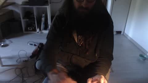 eighthundredeightyeight online show from May 17, 8:34 am