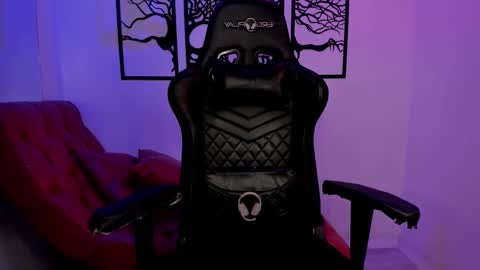 Eiimy  online show from January 14, 4:56 pm