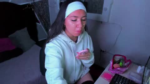 EILIN PINK online show from March 31, 12:05 pm