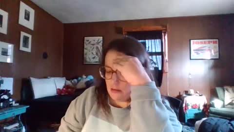 eilidh 3 online show from December 17, 6:36 pm