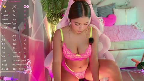 eimy__2 online show from April 10, 5:01 am