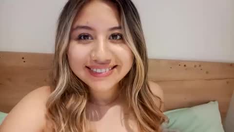 EIMY   MODEL INDEPENDENT online show from March 1, 10:34 pm