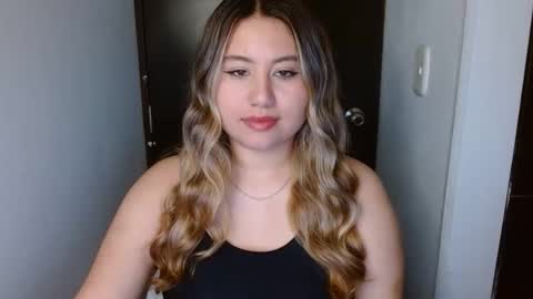 EIMY   MODEL INDEPENDENT online show from April 22, 6:05 am