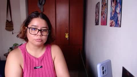 eimy_saenzz online show from February 20, 5:24 pm