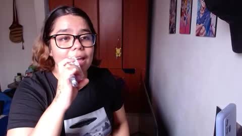 eimy_saenzz online show from February 24, 5:44 pm